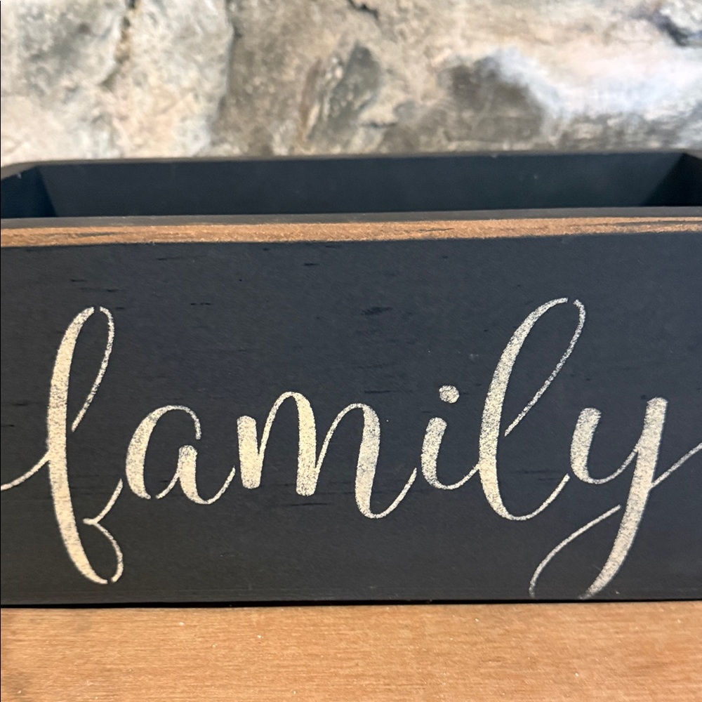 Black and Cream Family Script Box - Picture 2 of 10
